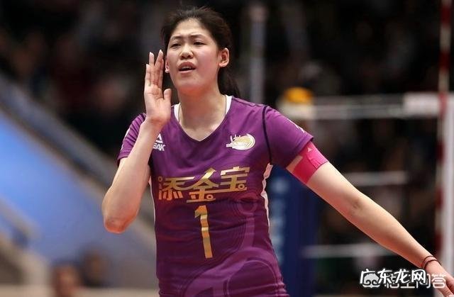 中国女排放假3天,李盈莹少女心爆棚,抵达天津第一时间就是接睫毛做美甲,你怎么看?