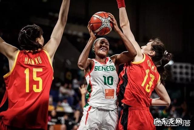 女篮世界杯,中国队的普通犯规却被吹违体,网友评论:日本收买裁判了,你怎么看?