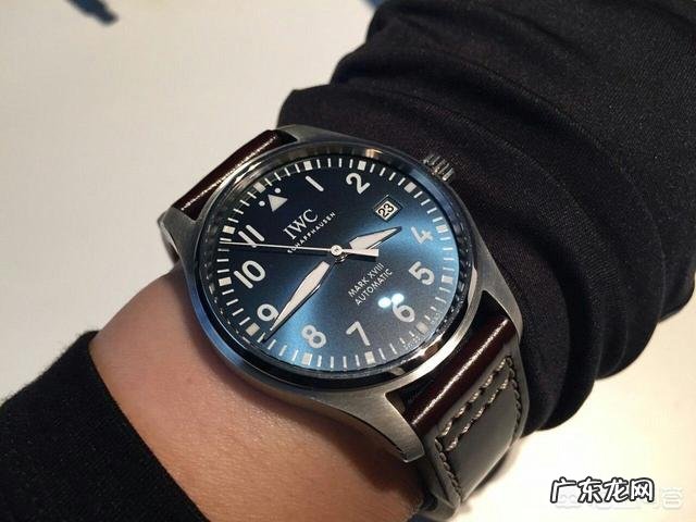 男人戴名表象征什么?