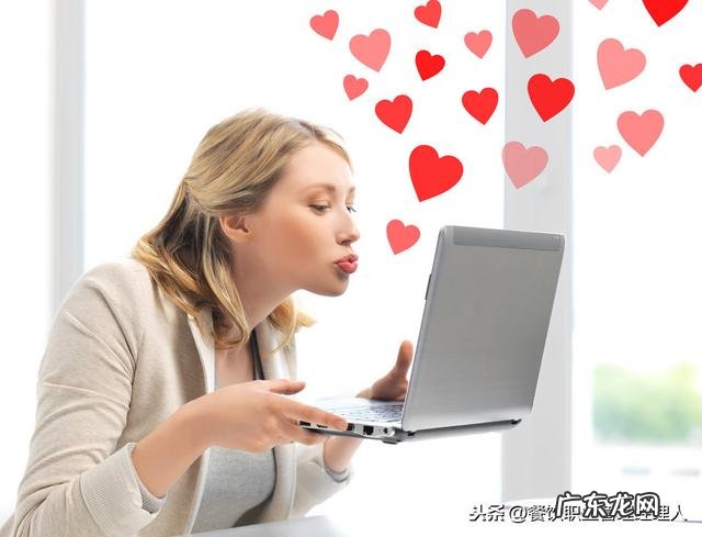 在日常工作中,如何提高自己与客户的沟通能力?