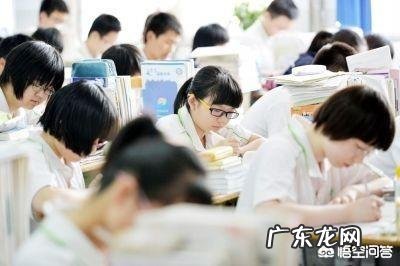 今年高考又开始了,你能以高考为题写一首感慨的格律诗吗?