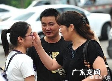 今年高考又开始了,你能以高考为题写一首感慨的格律诗吗?