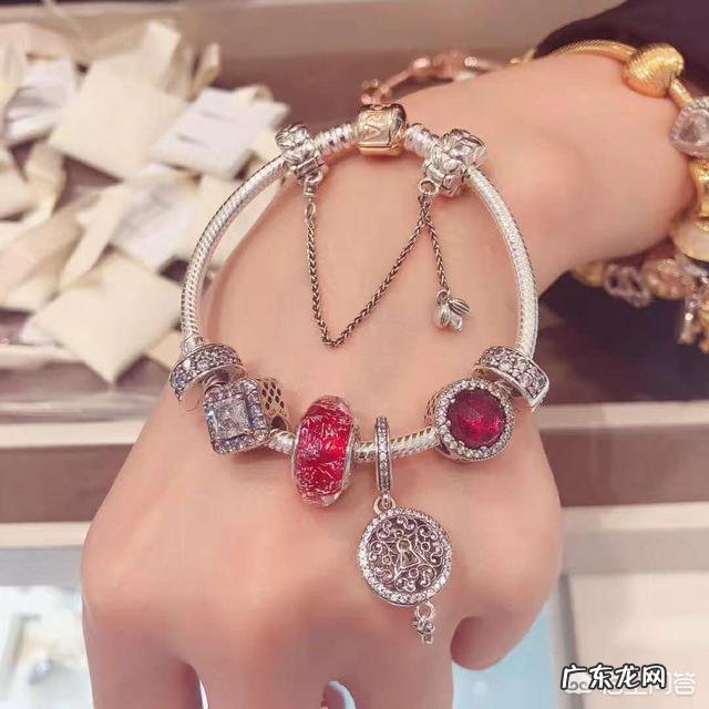 女人最喜欢的首饰是什么品牌?