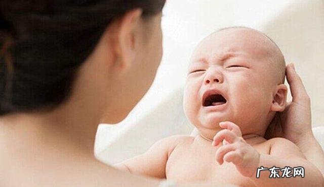 宝宝晚上睡觉总是翻来覆去,可能是哪些原因?