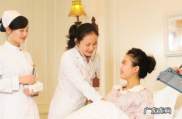 老人常说产后坐好月子不得“月子病”,真的需要“捂月子”吗?夏季坐月子能开空调吗?