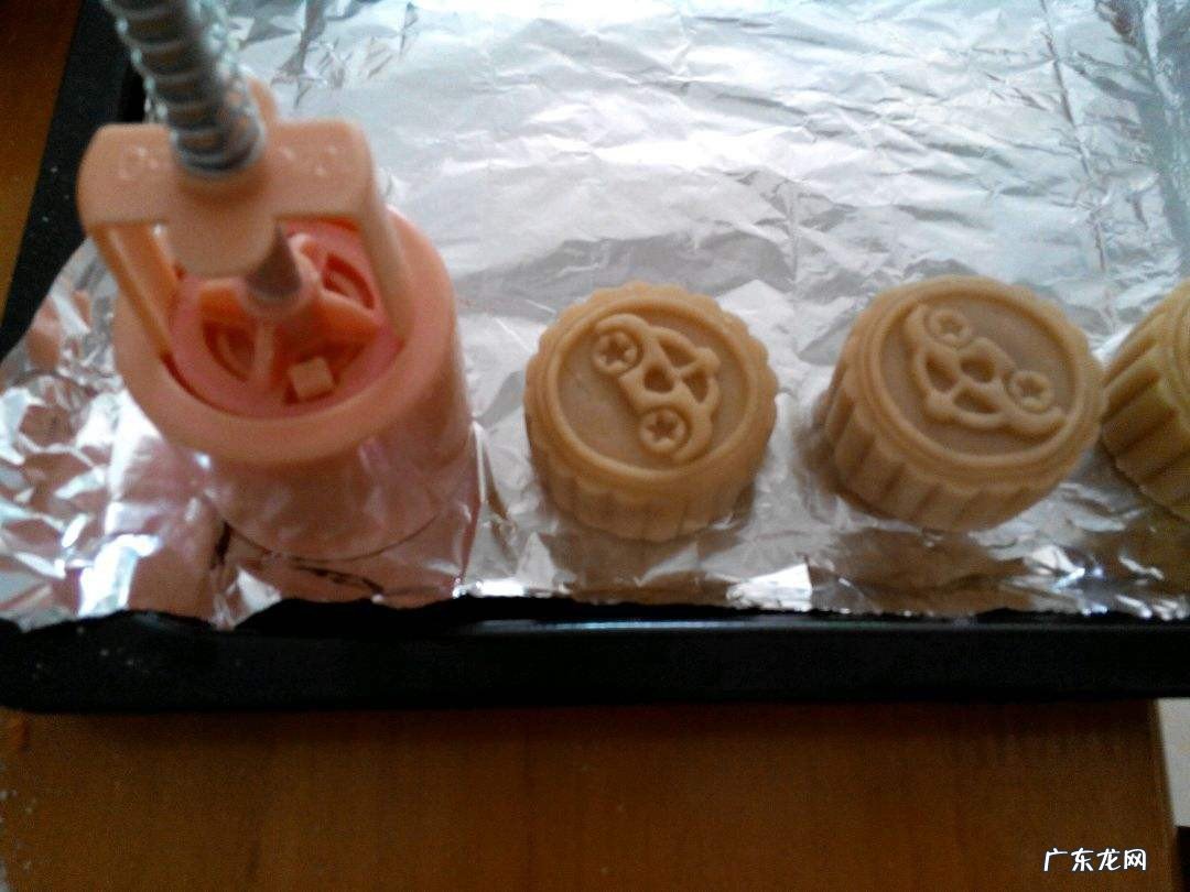 月饼模具的使用方法