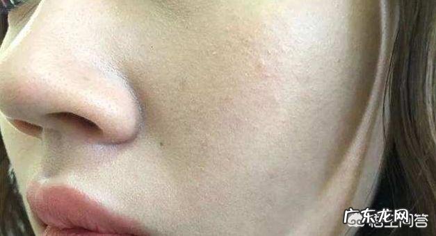 化妆用再好的护肤和粉底都会浮粉,各种防卡粉的方法都试了还是卡,有什么好办法吗?