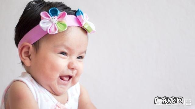 我家孩子三岁半,这几天刚上幼儿园小班,哭着死活不去幼儿园,孩子的性格都变了,我该怎么办?