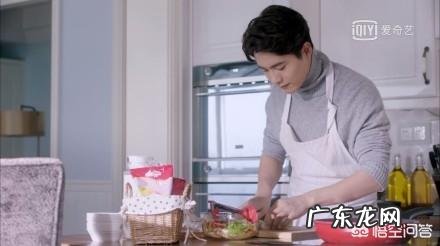 和女朋友相处了一段时间，想给女朋友送个圣诞礼物，有什么好的推荐？