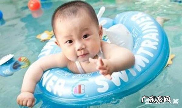 婴儿游泳圈是脖圈好还是趴圈好?会有什么影响?