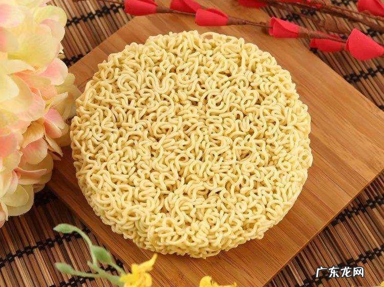 方便面过期一个月还能吃吗