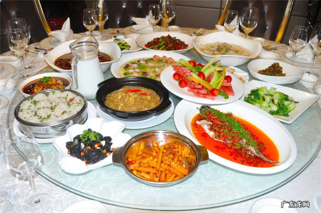 中餐上菜顺序一般讲究什么