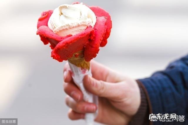 手上总起痒痒的小水泡,到底是咋回事?