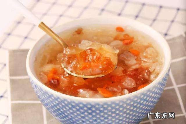 雪燕桃胶皂角米功效