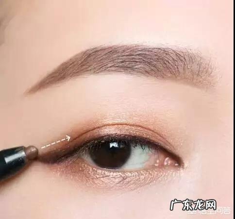 如何画出整容级大眼妆?