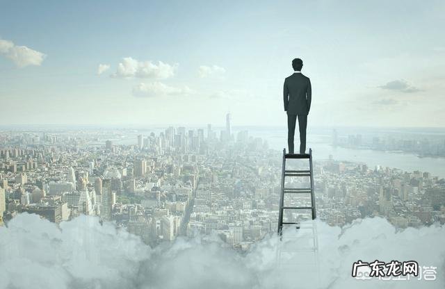 为什么许多在北上广深一线城市里,年收入20-30万的人,活得非常累呢?