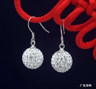 银的耳坠清洗方法