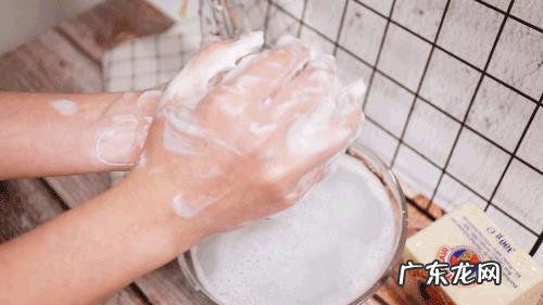 手上经常起小水泡是怎么回事?