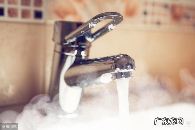 手上经常起小水泡是怎么回事?