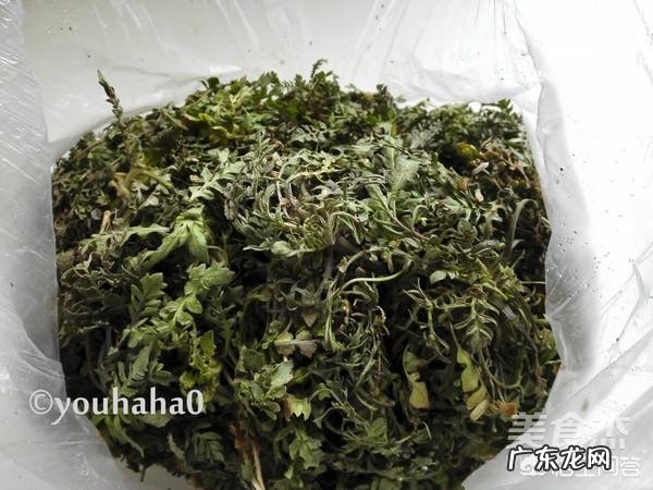 荠菜饺子里的荠菜要不要用开水焯一下影响口感吗？