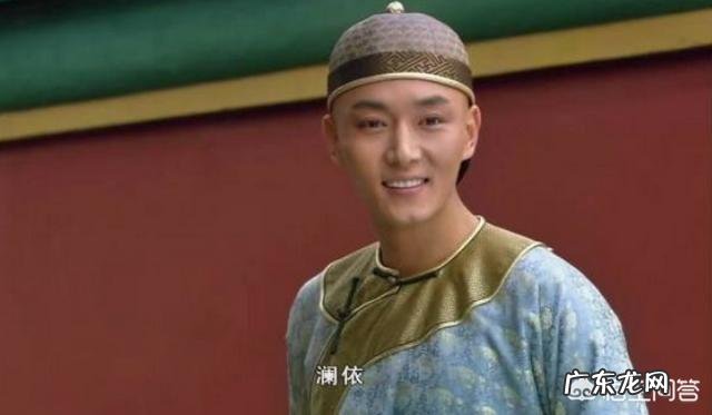 《甄嬛传》大结局中,叶澜依自杀时为何将手放在铜盆中?