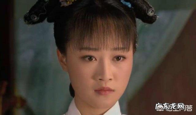 《甄嬛传》大结局中,叶澜依自杀时为何将手放在铜盆中?