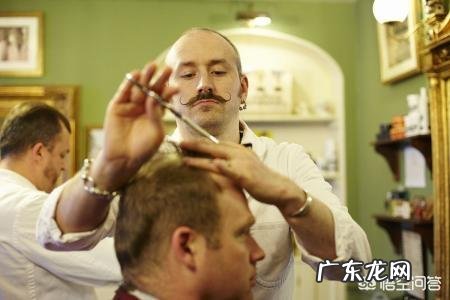 老发型师开店还是打工比较好？