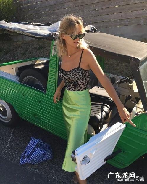 很喜欢豹纹,但又觉得老气,不知道怎么搭配比较好,麻烦推荐一下?