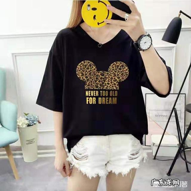 很喜欢豹纹,但又觉得老气,不知道怎么搭配比较好,麻烦推荐一下?