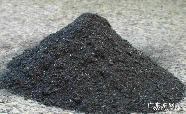 农民家里种空心菜,都喜欢在叶子上撒上草木灰,这有什么作用?