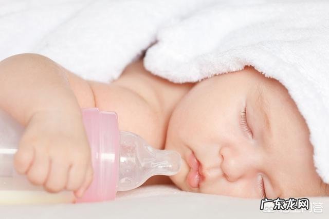 一片尿不湿用一个晚上可以吗?