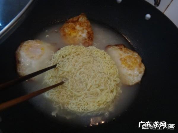 用鸡蛋煮面的做法是什么?