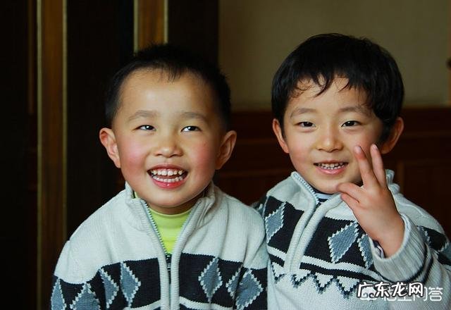 如果你的两个孩子打架,作为父母你会怎么处理?