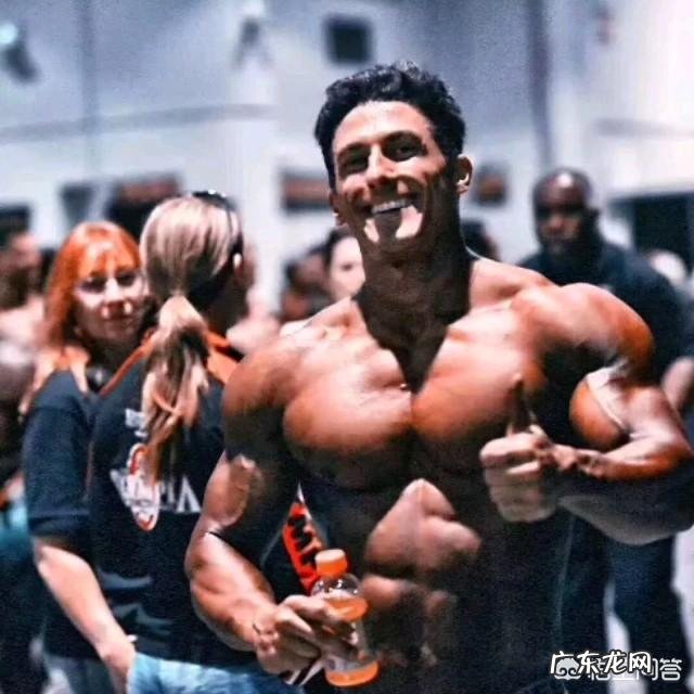 怎样用双杠臂屈练好胸肌和三角肌?