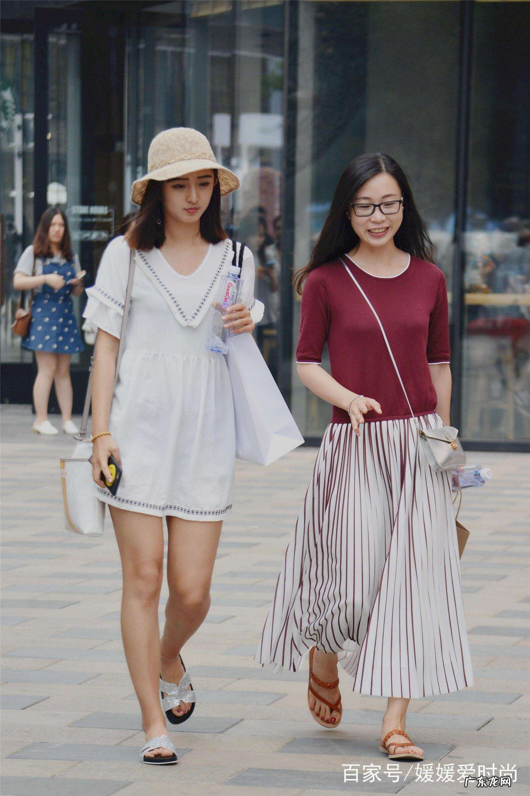 和闺蜜逛街的穿搭推荐