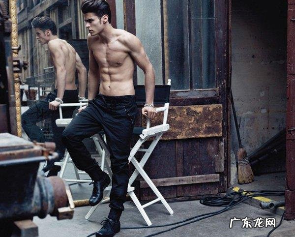 关于男生穿衣服搭配?