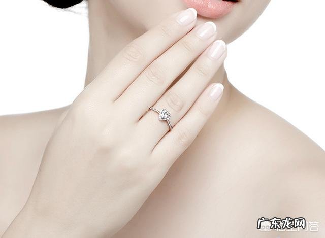 结婚戒指怎么戴？婚戒戴法的由来和含义分别是什么？