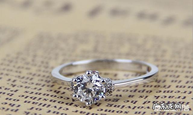 结婚戒指怎么戴?婚戒戴法的由来和含义分别是什么?