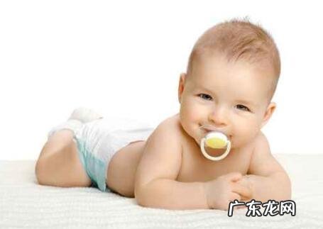 安抚奶嘴有哪些好处和负面影响?