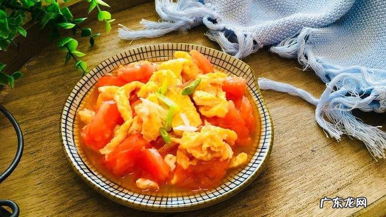 番茄炒蛋到底是先炒番茄还是炒蛋