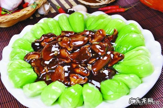 今年过年想给父母妻儿做一桌年夜饭,请推荐六个菜?