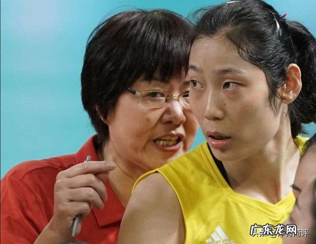 中国女排在打比赛的时候很少像日韩、欧美球队那样刻意化妆,这是为什么?