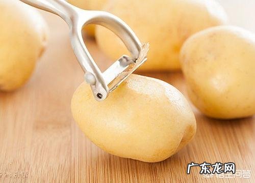 因为熬夜出现黑眼圈和泪沟怎么办?