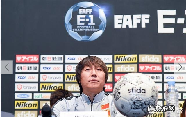 请大家来预测一下国足2队东亚杯今晚对阵小日本赢吗比分是几比几?