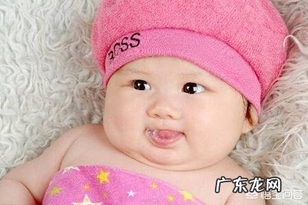 3个多月的宝宝总爱吐唾沫，这是怎么回事？
