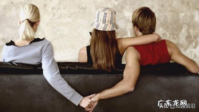 当女人发现老公有了婚外情,她是该离婚还是隐忍?