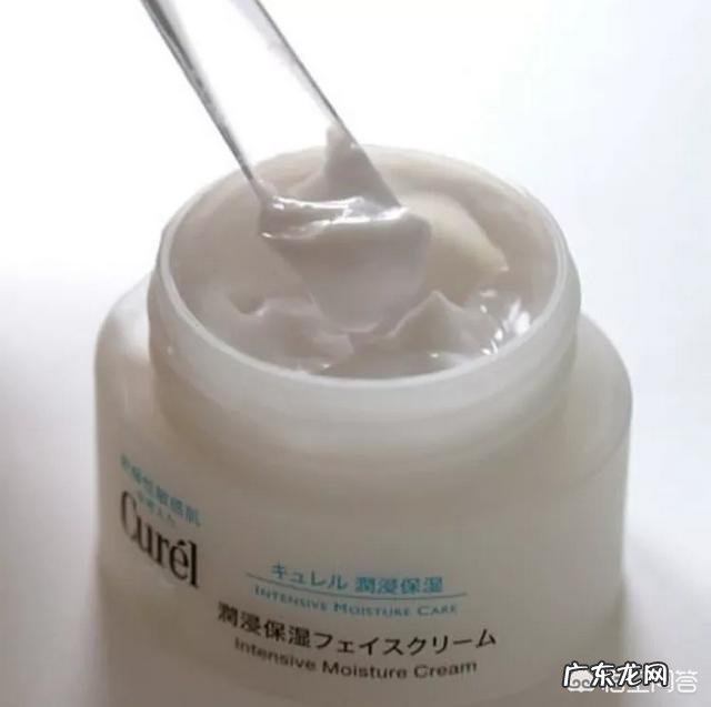 工作总使用电脑，有什么护肤产品推荐吗？