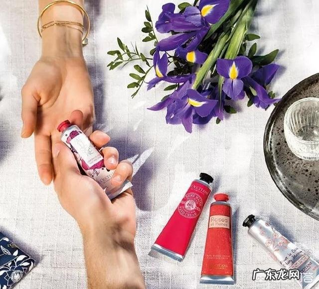 工作总使用电脑，有什么护肤产品推荐吗？