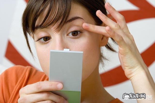 眼角有皱纹该怎么办?