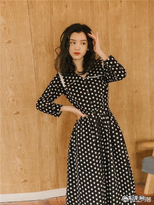 如何玩转连衣裙搭配?